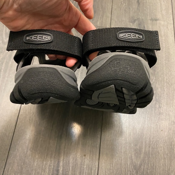 Keen Men's Newport H2 Sandals Size 8 - Picture 7 of 9